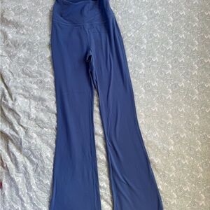 Women's lululemon Nulu High Rise Groove flare pants size 4 in EUC